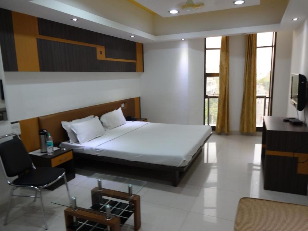 Hotel Grand Suites อินดอร์ ภายนอก รูปภาพ
