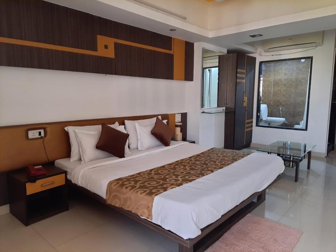 Hotel Grand Suites อินดอร์ ภายนอก รูปภาพ